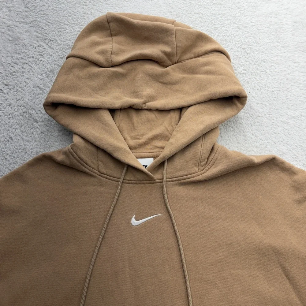 Nike sportswear essential